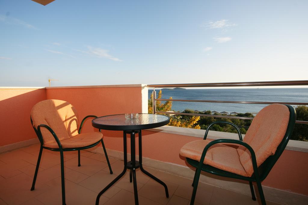 Apartments Villa Rosina Rogoznica  Zimmer foto